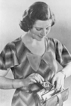 1935 Lady with midget camera